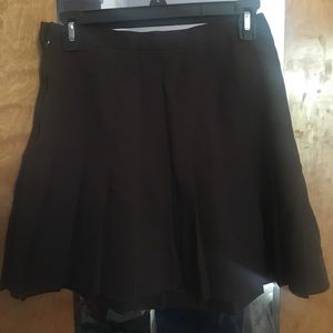 brown pleated skirt